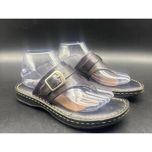 BORN Women’s BLACK Slip On Flat Sandal Thong Shoe Buckle Sz 8-8.5 Beach Pool